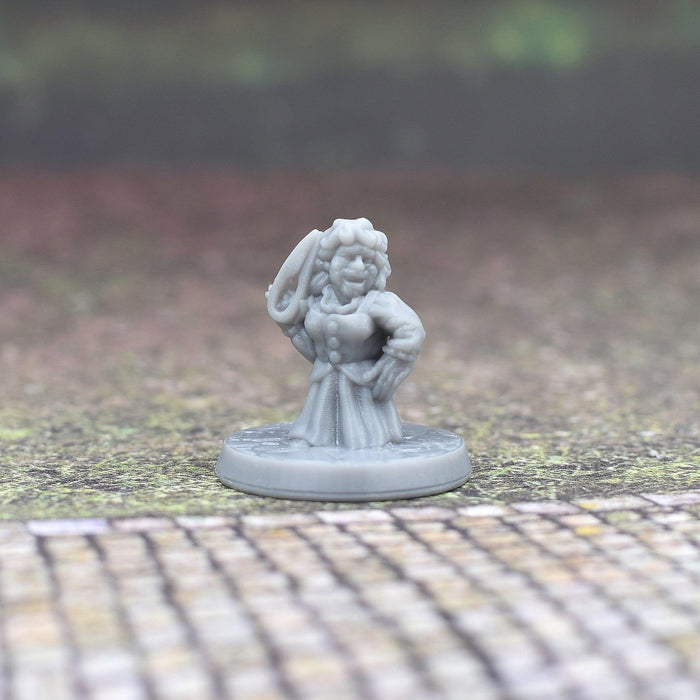 Dnd miniature Halfling Barber is 3D Printed for tabletop wargaming minis and dnd figures-Miniature-Brite Minis- GriffonCo Shoppe
