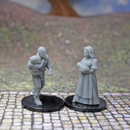 Dnd miniatures set of Parents with Kids unpainted minis for tabletop wargaming-Miniature-Vae Victis- GriffonCo Shoppe
