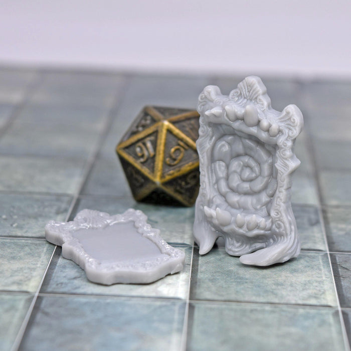 dnd miniature Mirror Mimic for dungeons and slaying dragons in tabletop wargaming.-Miniature-Korte- GriffonCo Shoppe