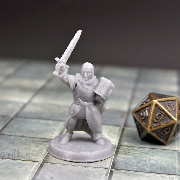 dnd miniature Paladin Crusader for dungeons and slaying dragons in tabletop wargaming.-Miniature-Brite Minis- GriffonCo Shoppe
